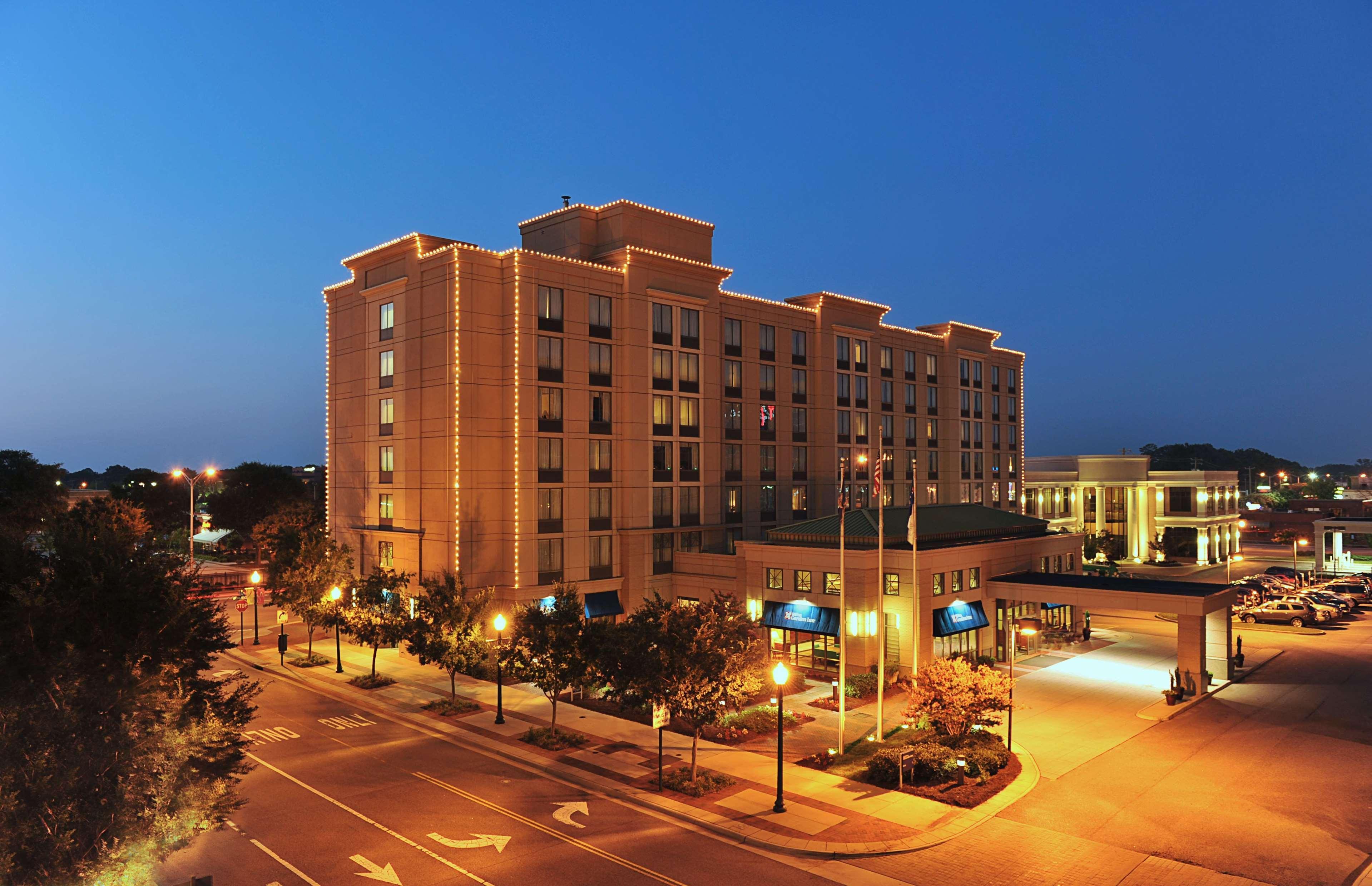 Hilton Garden Inn Virginia Beach Town Center Экстерьер фото