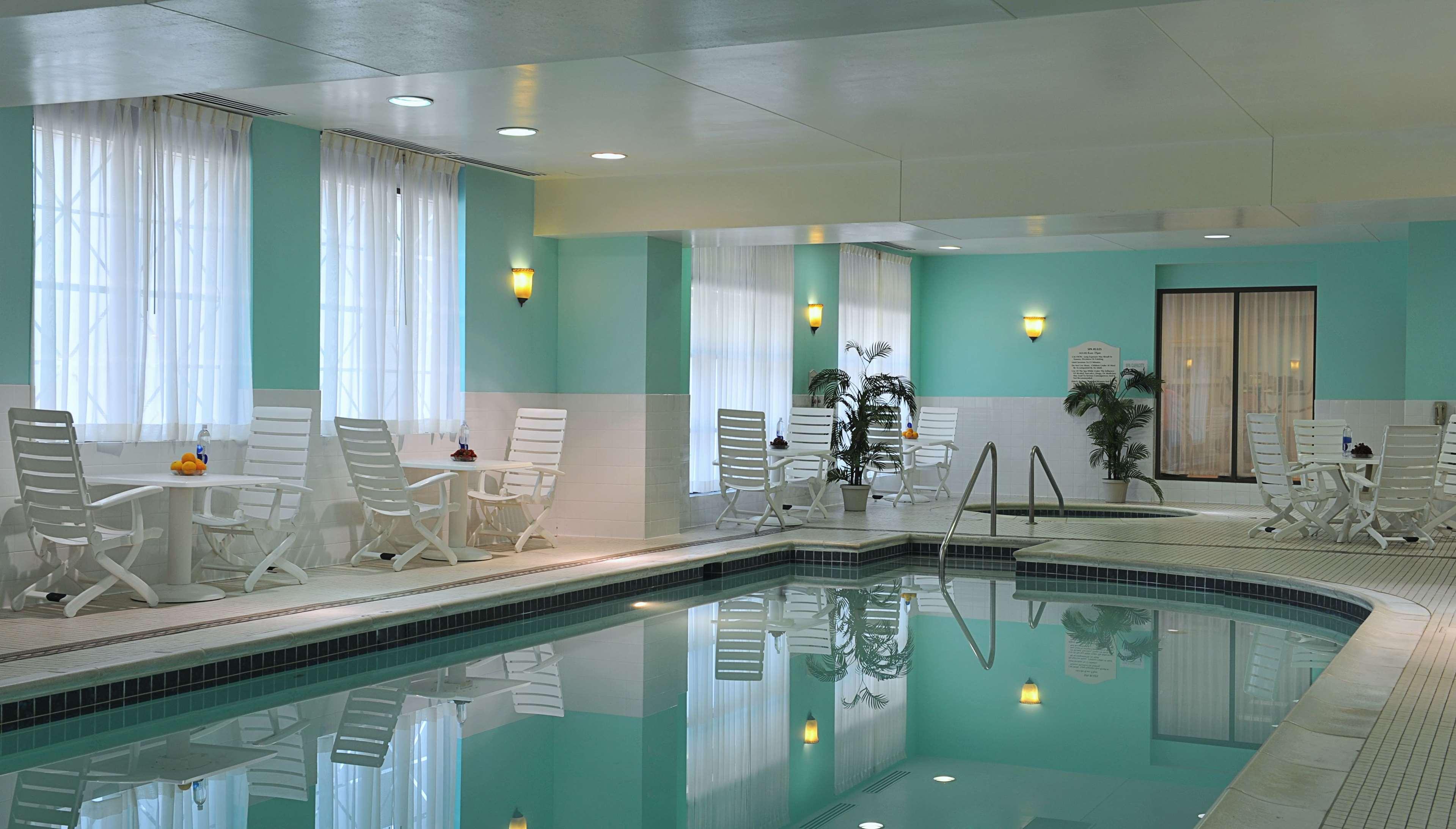 Hilton Garden Inn Virginia Beach Town Center Экстерьер фото