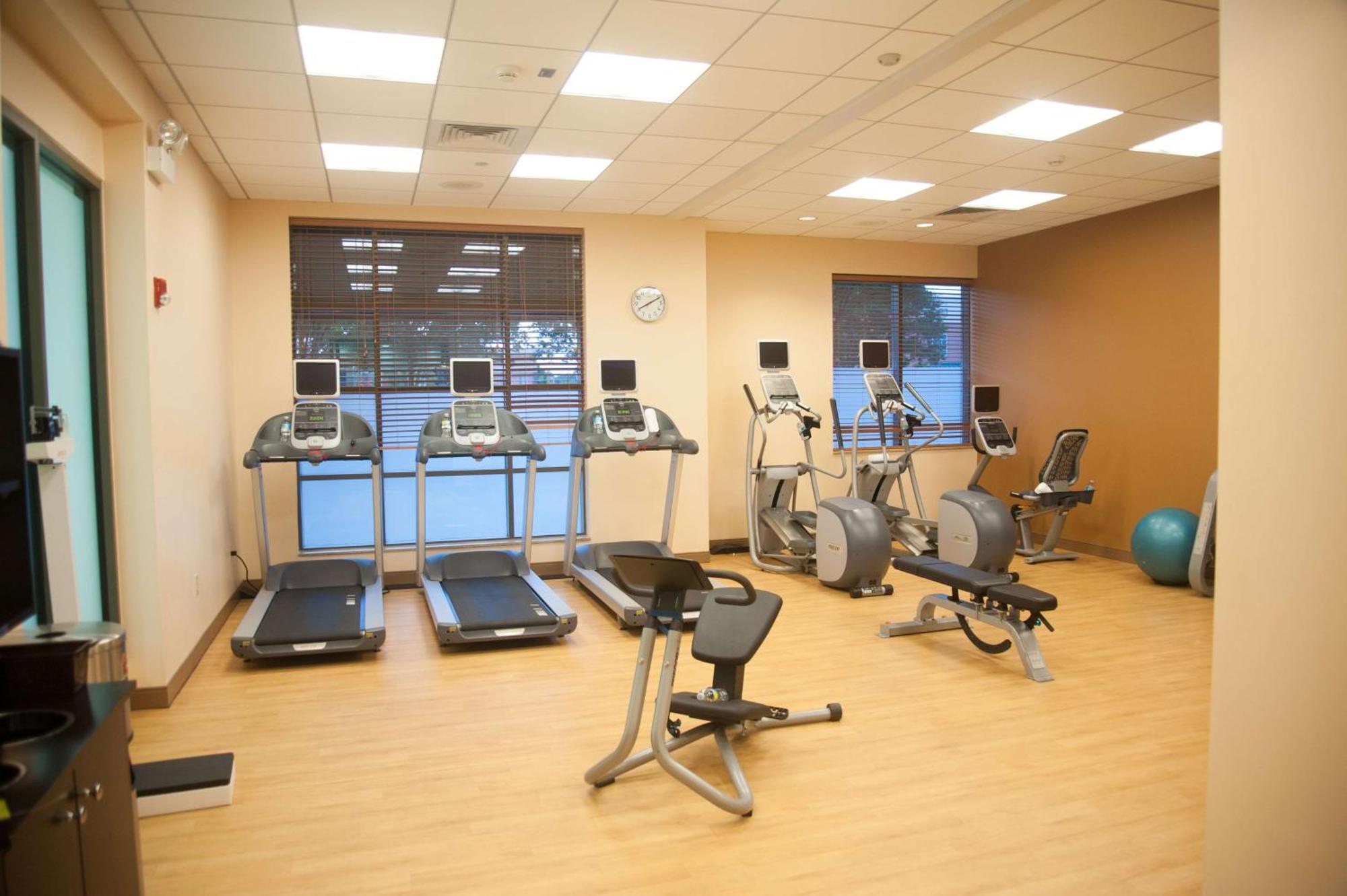 Hilton Garden Inn Virginia Beach Town Center Экстерьер фото