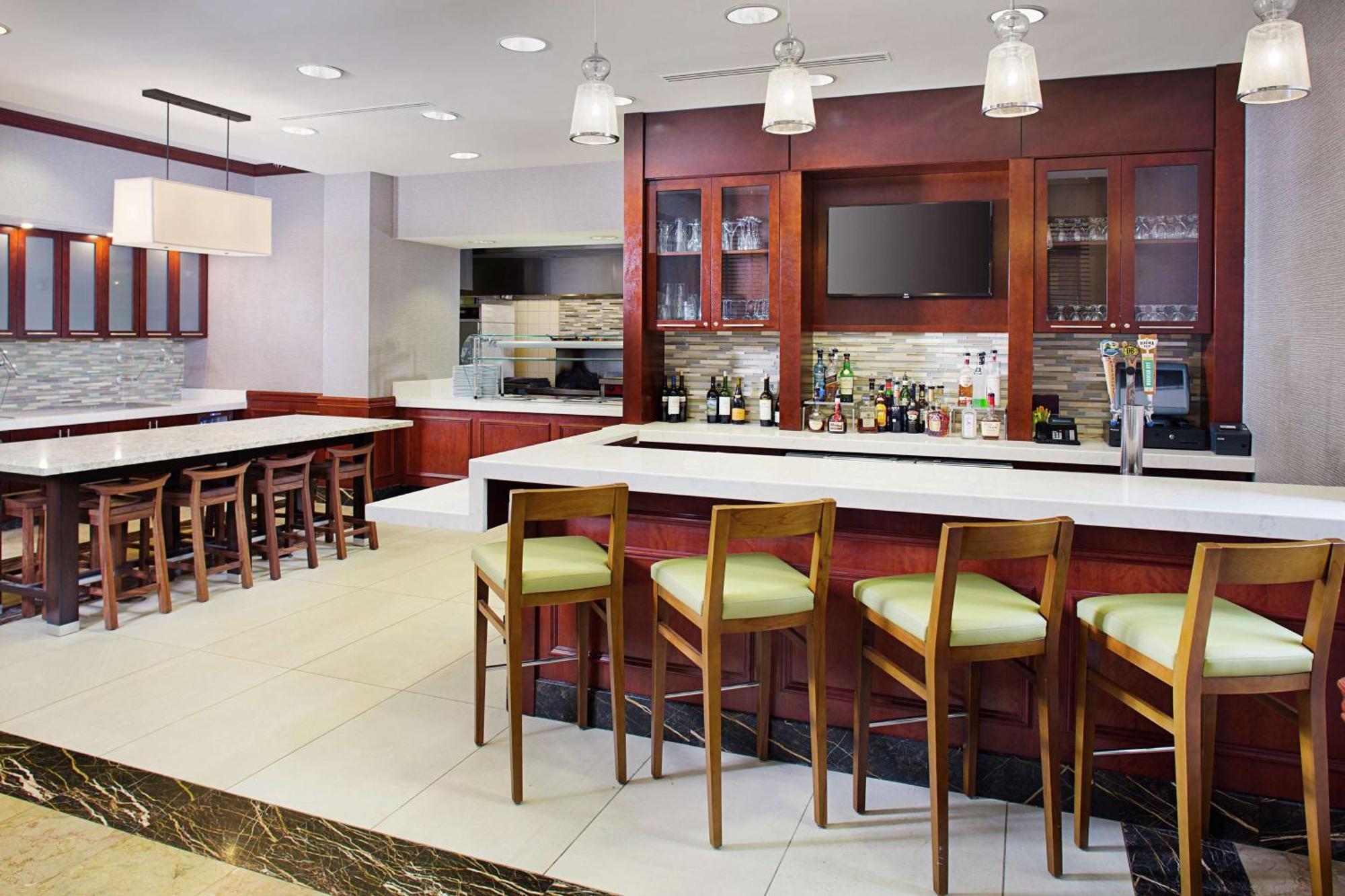 Hilton Garden Inn Virginia Beach Town Center Экстерьер фото