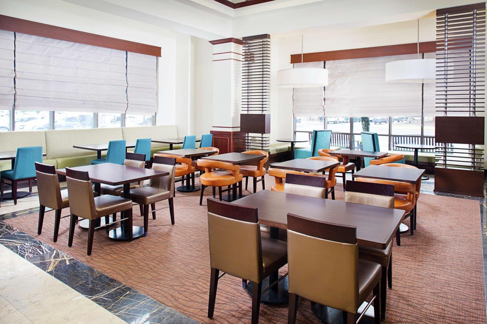 Hilton Garden Inn Virginia Beach Town Center Экстерьер фото