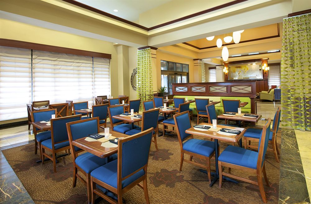 Hilton Garden Inn Virginia Beach Town Center Экстерьер фото