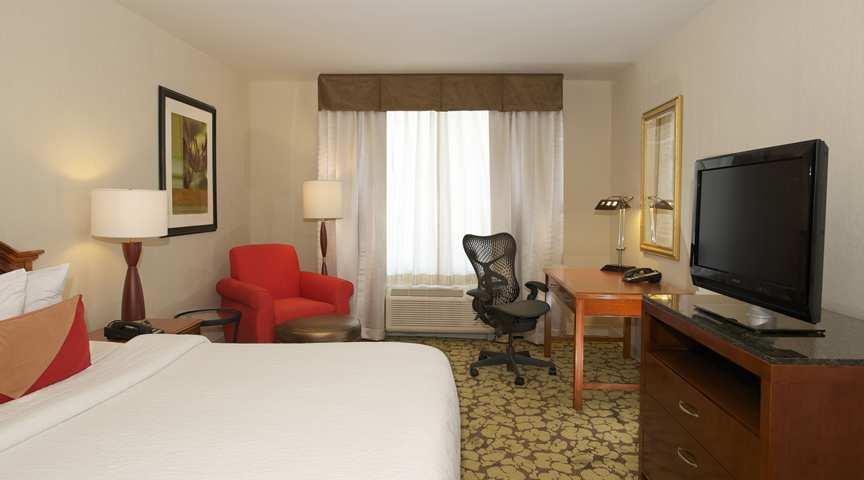 Hilton Garden Inn Virginia Beach Town Center Номер фото