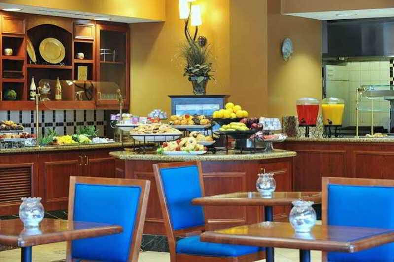Hilton Garden Inn Virginia Beach Town Center Экстерьер фото